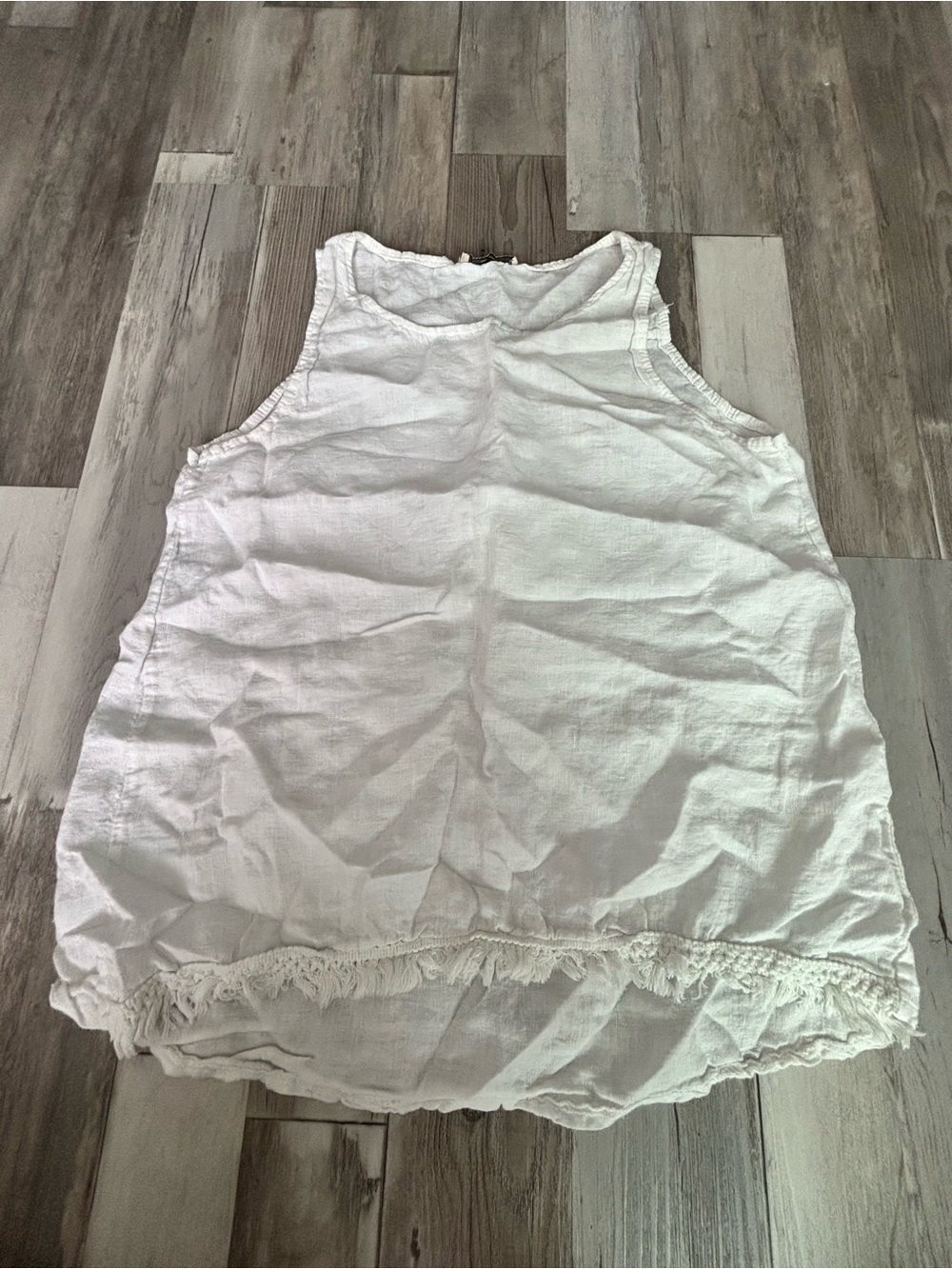 Women’s White Sleeveless Fringe-Hem Tank Top